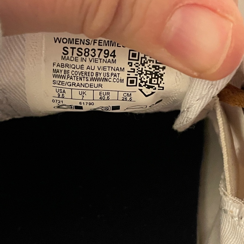 Sperry Womens Cream Canvas Boat Shoes with Brown Laces - Picture 4 of 4